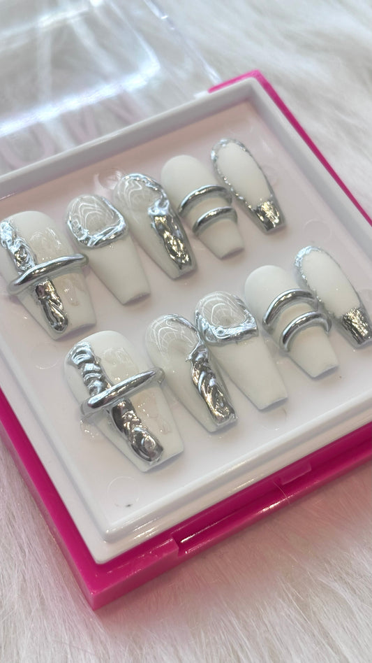 POM - Off White Lake